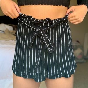 AE black and white striped flowy shorts